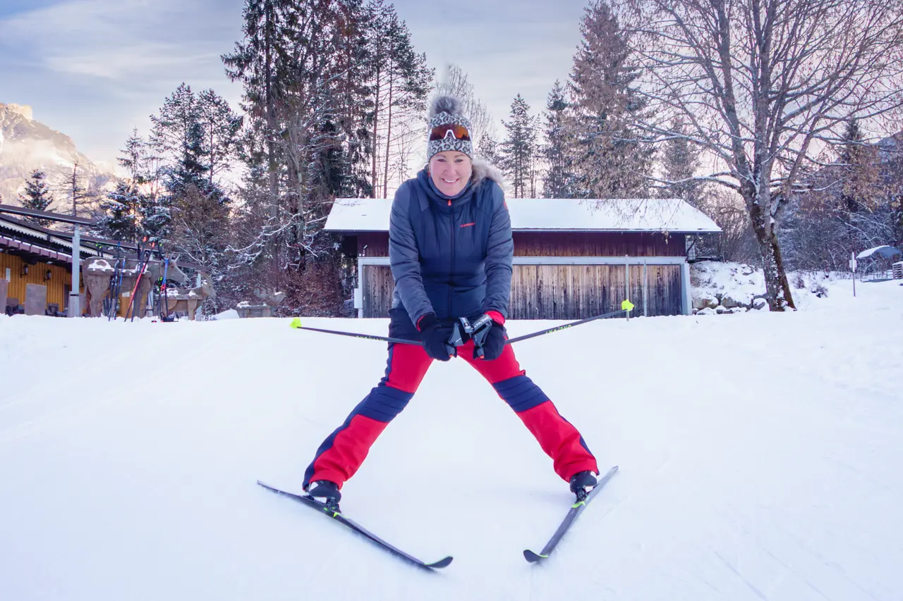 Langlaufschule Achensee erster Bremskurs Bremstechnik Klassisch Pflug steile Abfahrt aktives Bremsen von vorne Pertisau