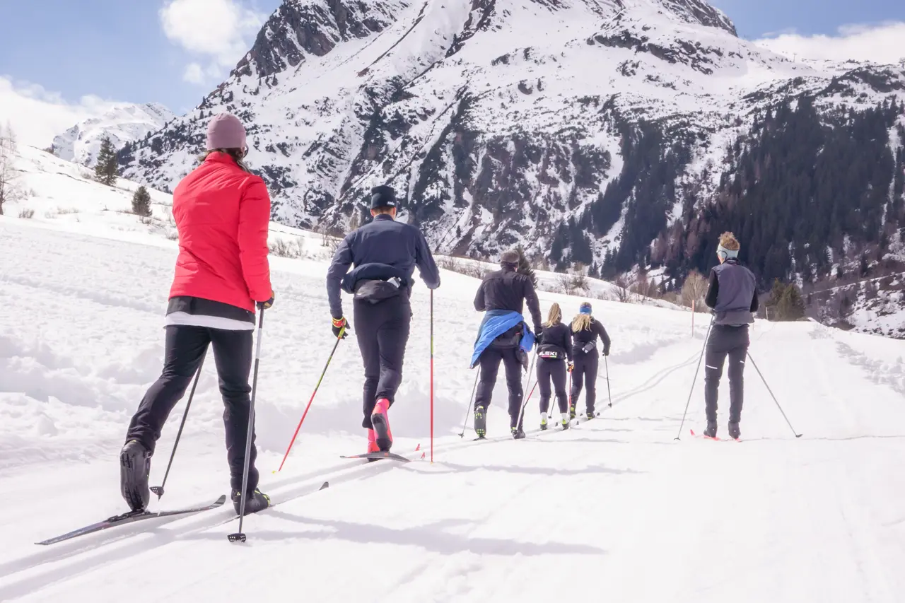 Langlaufschule Achensee Tiroler Skilehrerverband Ausbildungsleiter Kurs Landeslehrer Teil 2 Beurteilung klassische Technik am Anstieg Galtür