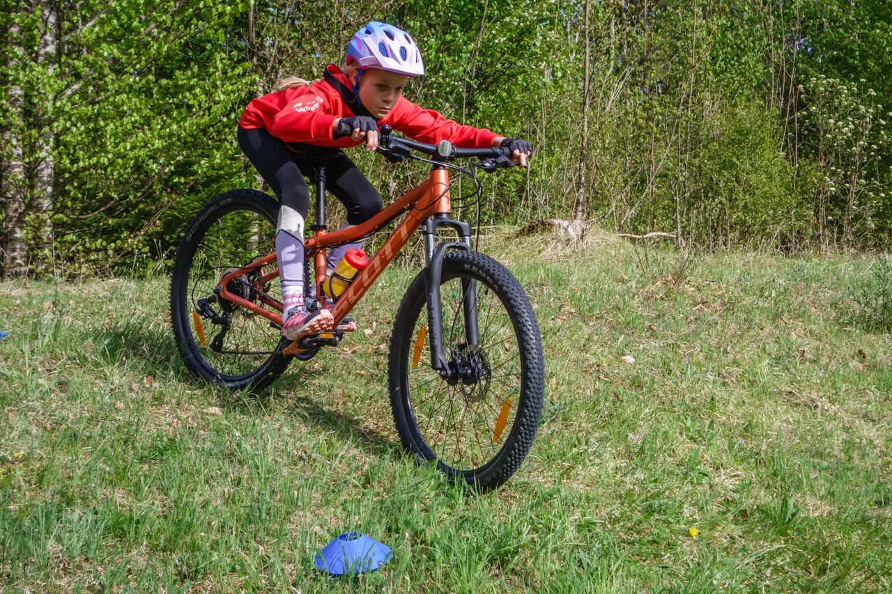 Bikeschule Achensee Tri-Team Achensee Jugendtraining Bike Bremstechnik steile Abfahrt Pertisau